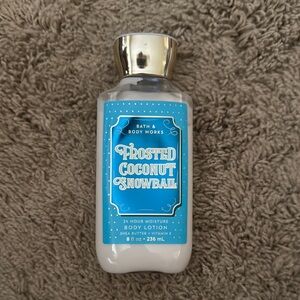 Bath & Body Works Frosted Coconut Snowball Body Lotion - Blue and Silver